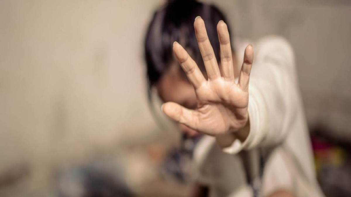 Σοκ στα Τρίκαλα: Στη φυλακή 77χρονος που προσπάθησε να βιάσει 14χρονη «γιατί θόλωσε από τα τσίπουρα»