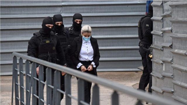 Επίθεση με βιτριόλι: Σοκάρει ο ξάδερφος της Έφης – «Μετά την επίθεση ήταν μέσα στην τρελή χαρά, πολύ ψύχραιμη»