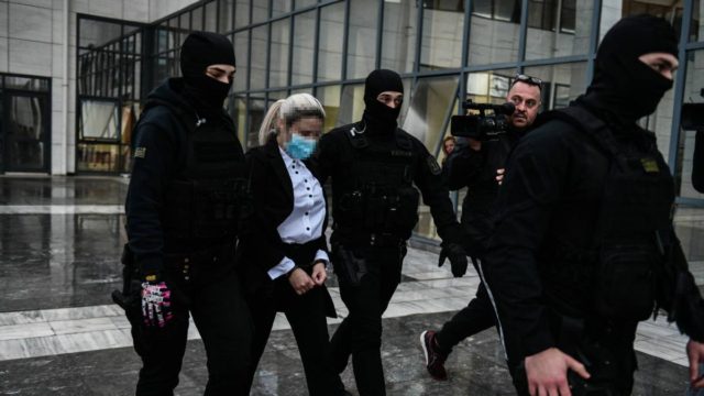 «Πήρα την ιδέα από εκπομπή – Προμηθεύτηκα το βιτριόλι από…» – Ανατριχιαστικές αποκαλύψεις της Έφης για την επίθεση στην Ιωάννα