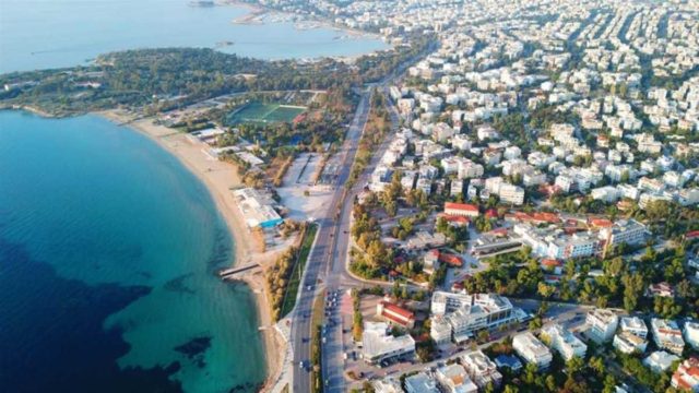 Η φωτογραφία της ημέρας: Κυριακάτικη βόλτα στη Βούλα