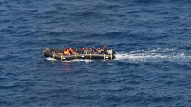 Τρεις νεκροί σε ναυάγιο ανοιχτά της Χίου – Έχουν διασωθεί 21 άνθρωποι (Video)