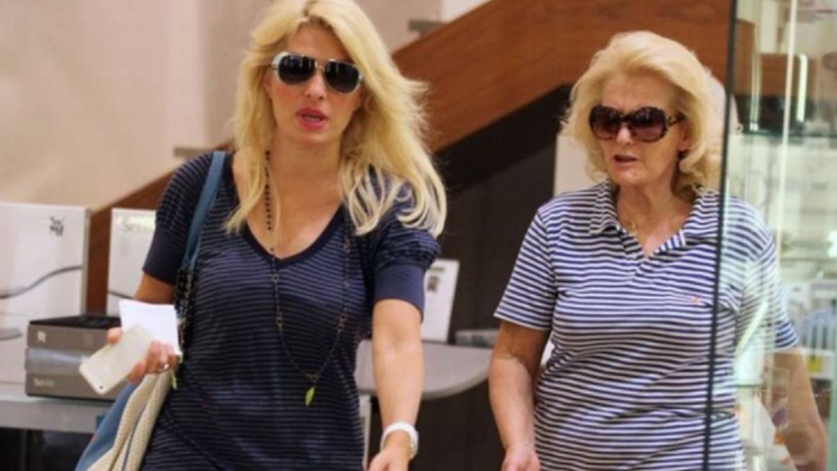 Φωτογραφία σοκ από το σπίτι που κατοικεί μόνιμα η μητέρα της Ελένης Μενεγάκη, Ζέτα!