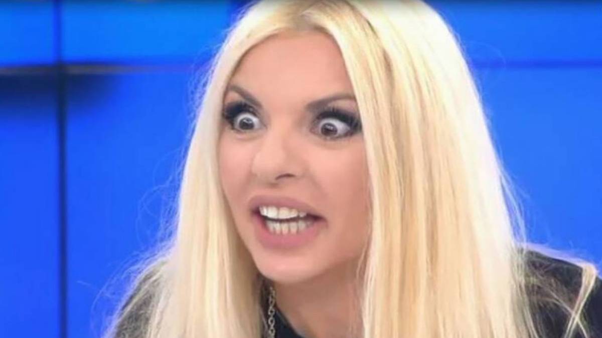 “Όχι… Δεν θέλω…” – Εκτός εαυτού η Αννίτα Πάνια – Πετούσε πράγματα και ούρλιαζε