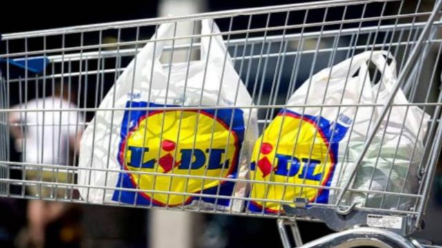 Πανικός στα Lidl: Ποια τρόφιμα αποσύρει άμεσα – Τι απίστευτο βρέθηκε μέσα; Πελάτες προσοχή