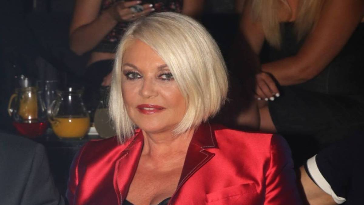 Σοκαριστική η εικόνα της Ρούλας Κορομηλά – Αγνώριστη η παρουσιάστρια