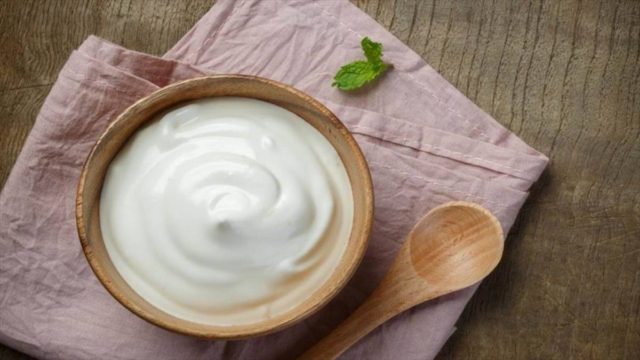 Έπλενε καθημερινά το πρόσωπό της με γιαούρτι και απαλλάχτηκε από κάτι άκρως ενοχλητικό