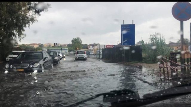 Στο έλεος της κακοκαιρίας: Εγκλωβίστηκαν τρία άτομα σε Μετόχι και Καλόγρια – Υπερχείλισε ο Σπερχειός (video)
