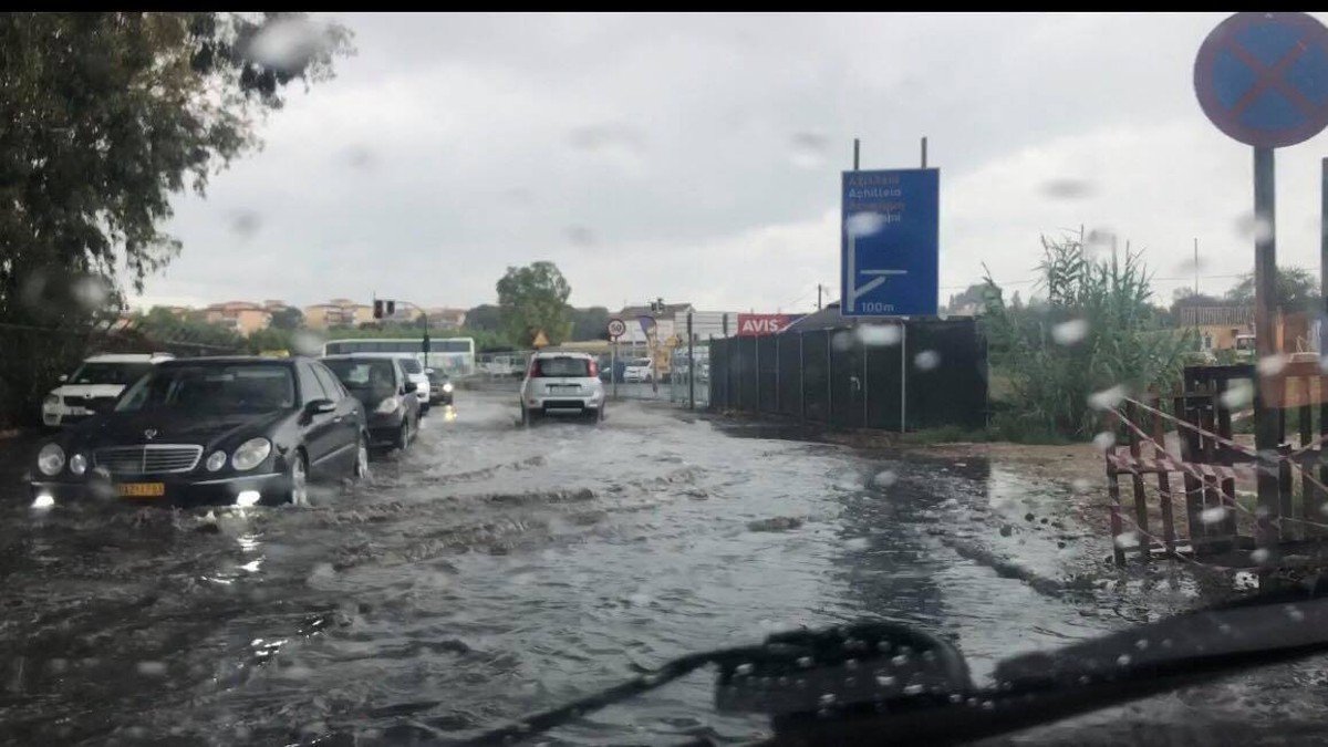 Στο έλεος της κακοκαιρίας: Εγκλωβίστηκαν τρία άτομα σε Μετόχι και Καλόγρια – Υπερχείλισε ο Σπερχειός (video)