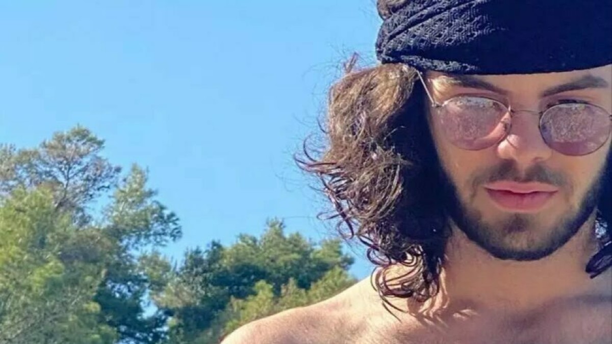 Η τρυφερή αγκαλιά του Άγγελου Λάτσιου με τραγουδίστρια