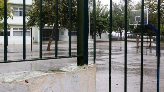 Καταγγελία-σοκ στον Άλιμο: Διευθυντής σχολείου δεν άναβε τη θέρμανση – Είχαν ξεπαγιάσει οι μαθητές