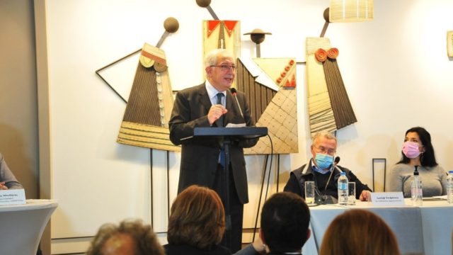 Με μεγάλη επιτυχία διεξήχθησαν οι εργασίες της 1ης ημέρας της διημερίδας που διοργάνωσε ο Δήμος Αμαρουσίου, με θέμα: «Διαχρονικό Μαρούσι. Αναζητώντας μια Σύγχρονη Φυσιογνωμία στη Μνήμη της πόλης»