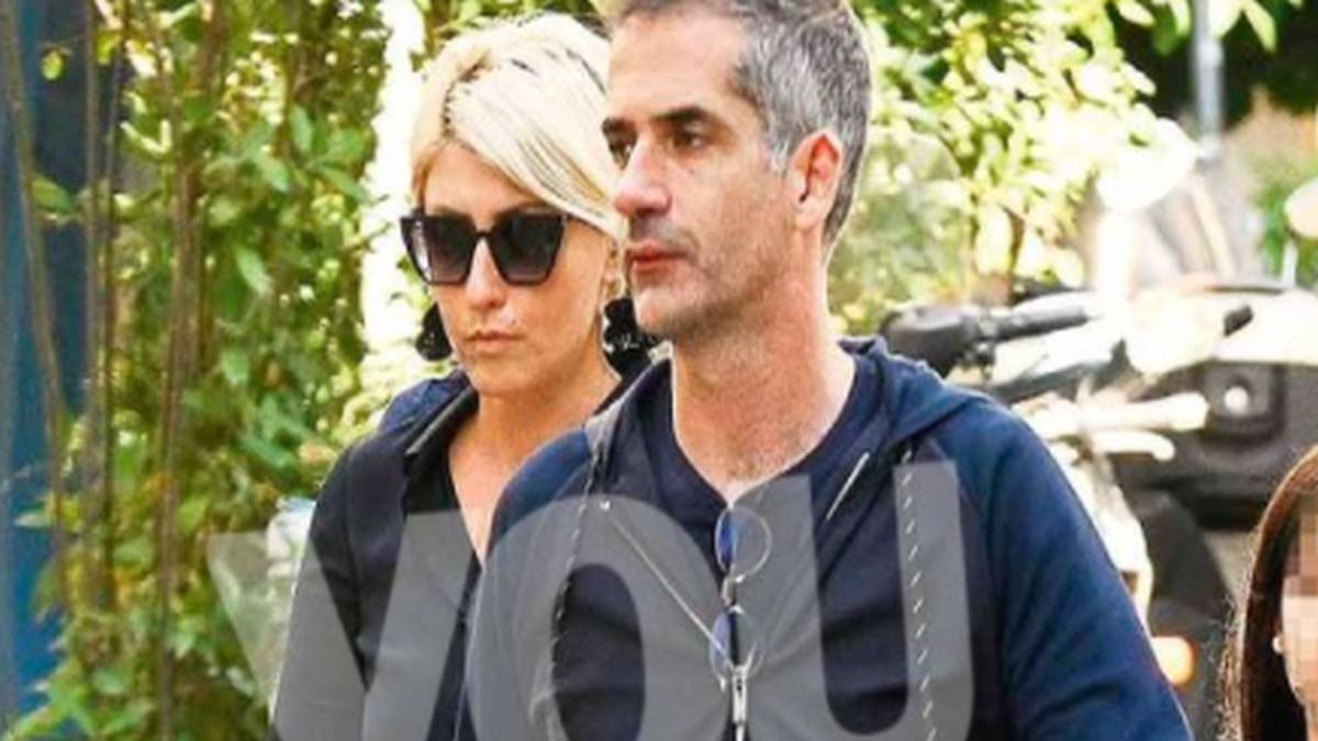 Δύσκολες ώρες για την οικογένεια Κώστα Μπακογιάννη – Σία Κοσιώνη: Αποκλειστικές φωτογραφίες με τα παιδιά τους