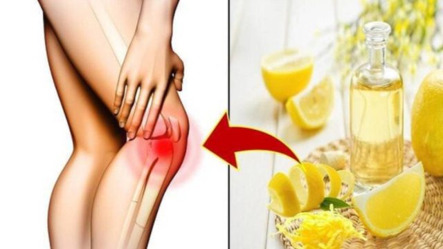Παίρνει μια φλούδα λεμόνι και τρίβει το γόνατο: Βάζει τέλος στον εφιάλτη!