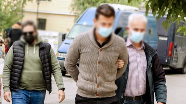 Προπονητής τένις: Οι αναρτήσεις του στο Facebook με ανήλικες αθλήτριες σήμαναν συναγερμό στην αστυνομία