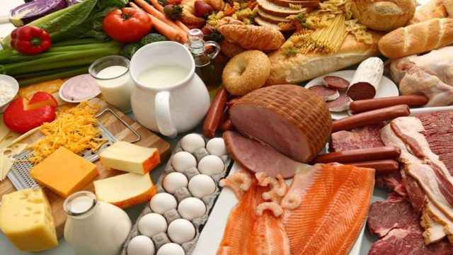 7 σημάδια που δείχνουν ότι είστε εθισμένοι στις επεξεργασμένες τροφές