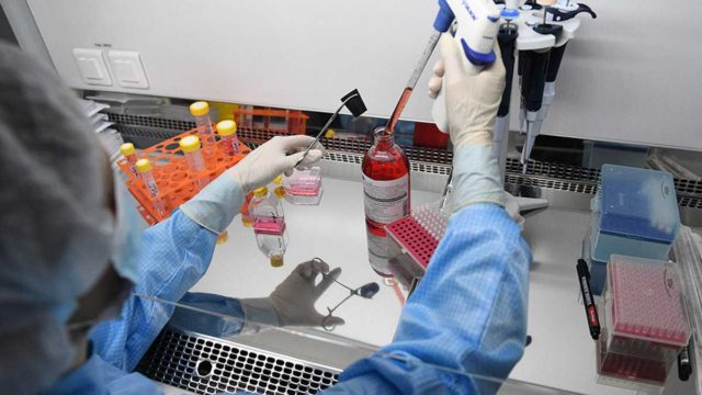 Κορωνοϊός: Συναγερμός για την νέα μετάλλαξη – Προειδοποίηση ΠΟΥ και «μπλόκο» της Βρετανίας σε πτήσεις προς Αφρική