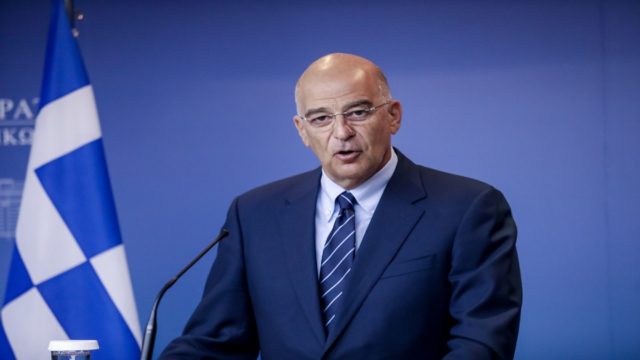 Κυβέρνηση: Δωρεά εκατοντάδων χιλιάδων εμβολίων στην Γκαμπόν διά χειρός Δένδια!