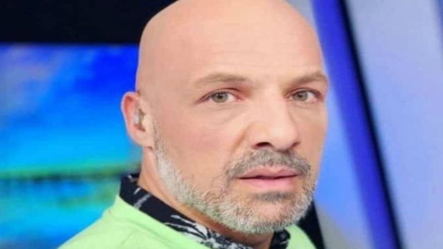 Εικόνα σοκ με τον Νίκο Μουτσινά: Μικρός είχε φουσκωμένα…