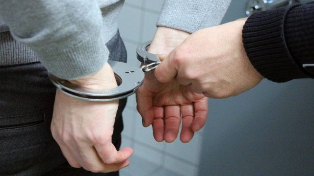 Κεφαλονιά: Συνελήφθησαν τέσσερα άτομα, για σύσταση εγκληματικής οργάνωσης, πλαστογραφία και υπεξαίρεση