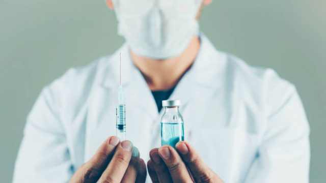 Τρίτη δόση εμβολίου: Γιατί οι ειδικοί ανοίγουν την πλατφόρμα και πριν το εξάμηνο;