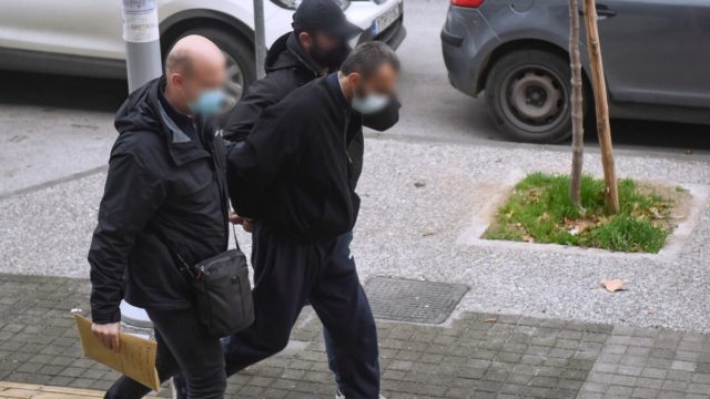 Έγκλημα στη Θεσσαλονίκη: Αυτός είναι ο γυναικοκτόνος! Κατακρεούργησε τη σύζυγό του με 23 μαχαιριές – Σοκάρει το πόρισμα του ιατροδικαστή