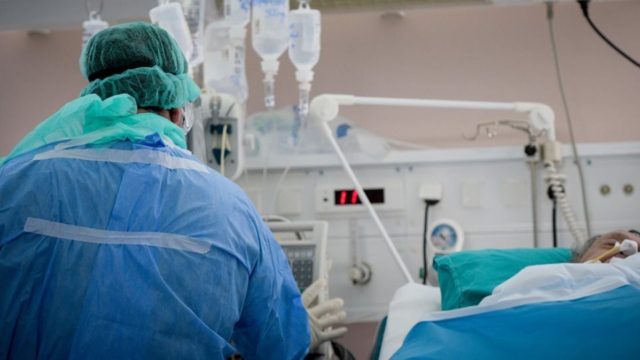 «Καμπανάκι» από τη Μίνα Γκάγκα: «Σε λίγο θα πρέπει να διαλέξουμε αν θα νοσηλευθεί ασθενής με κορωνοϊό ή με εγκεφαλικό»