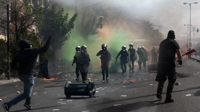 Επεισόδια στο Μαρούσι: Το “οπλοστάσιο” των 57 οπαδών που συνελήφθησαν (photo)