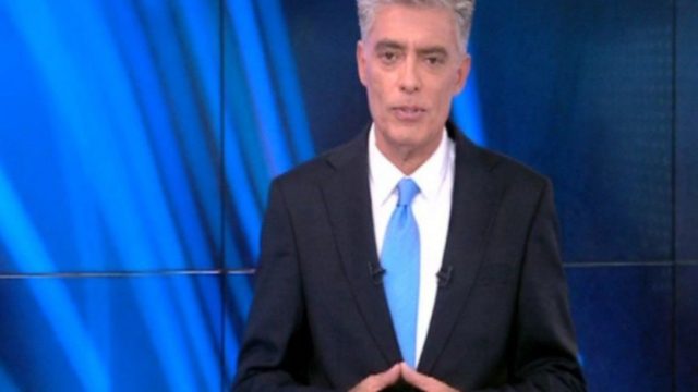 «Πάγωσαν» με την ατάκα του Νίκου Ευαγγελάτου για το εμβόλιο και το… τσιπάκι (ΒΙΝΤΕΟ)