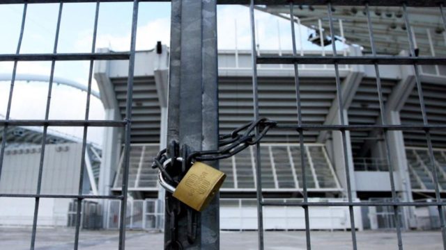 Αποκλειστικό: Η κυβέρνηση αδυνατεί να ελέγξει τα γήπεδα και τα κλείνει τιμωρώντας τους εμβολιασμένους φιλάθλους!