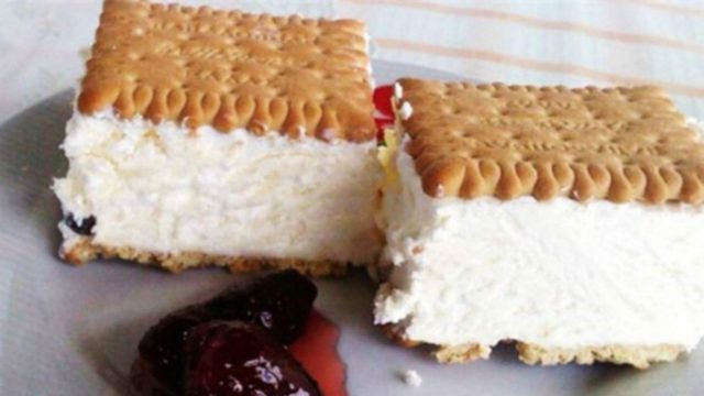 Λαχταριστό γλυκό κατάψυξης με ζαχαρούχο γάλα και πτι μπερ – Έτοιμο σε 15 λεπτά