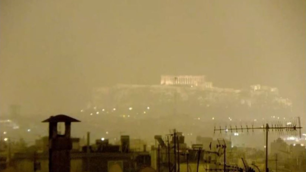 Πυκνή ομίχλη «σκέπασε» την Αθήνα και άλλες περιοχές της χώρας – Προβλήματα σε πτήσεις (Video)