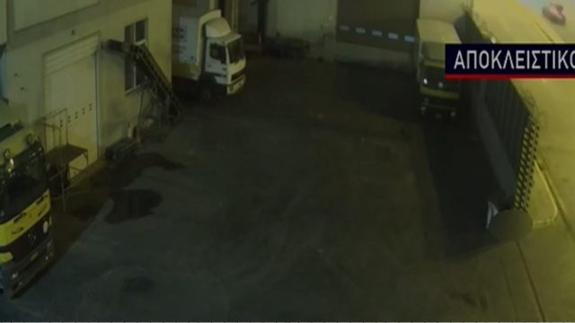 Βίντεο φρίκης από το Κερατσίνι: Έβλεπαν την 8χρονη να ξεψυχάει και την… κλωτσούσαν να δουν αν είναι ζωντανή! (Video)