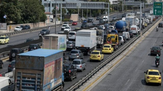 Κίνηση στους δρόμους της Αττικής: Ουρές και καθυστερήσεις από πολύ νωρίς στον Κηφισό – Προβλήματα και σε Αλεξάνδρας, Μεσογείων (photo)