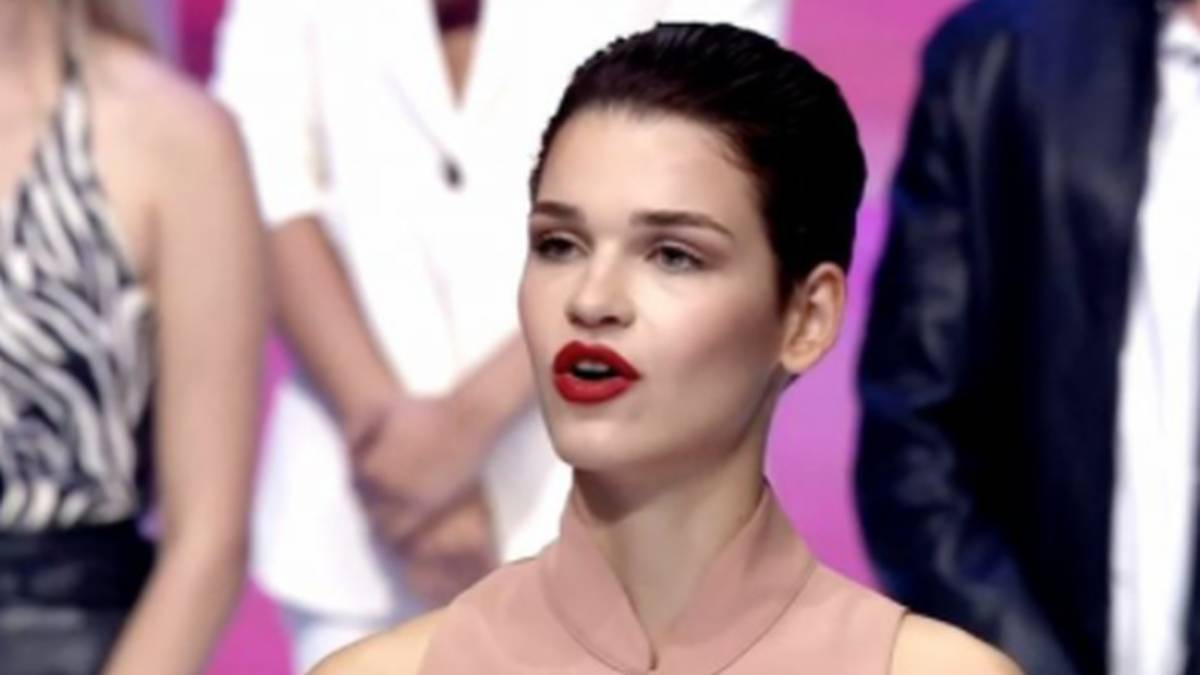 Εσπευσμένα στο χειρουργείο η Κυβέλη του GNTM – Την μετέφεραν από το σπίτι του ριάλιτι
