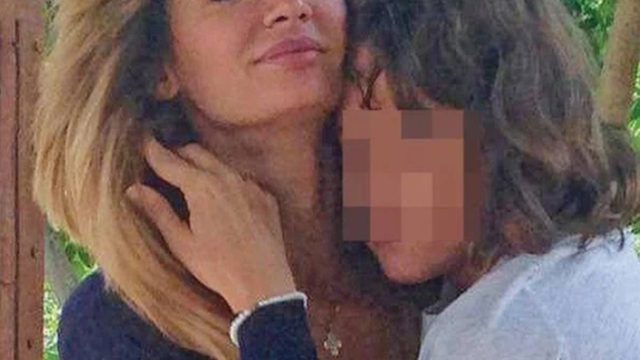 “Η μητέρα μου σήκωσε το όπλο και πυροβόλησε τον πατέρα μου”: Η κατάθεση κλειδί της κόρης στους Αστυνομικούς