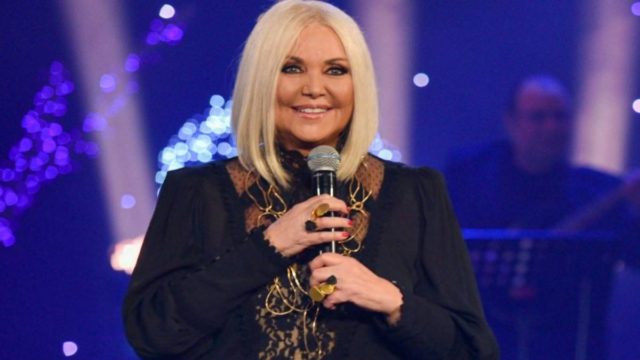 “Πόνεσε η ψυχή μου…”: Συγκλονίζει η Ρούλα Κορομηλά