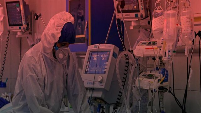 Κορωνοϊός: Κοντά στα 8.500 και σήμερα! Σε βαθύ κόκκινο 22 περιοχές της χώρας – Φόβοι για 120 νεκρούς την ημέρα γύρω στα Χριστούγεννα