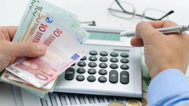 «Κορωνοχρεη–βόμβα» 15 δισ. «απειλούν» νοικοκυριά και επιχειρήσεις