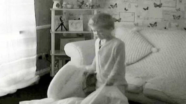«Δε με αγαπά κανείς» – Κρυφή κάμερα καταγράφει 6χρονο λίγο πριν πεθάνει από τα βασανιστήρια των γονιών του