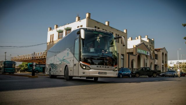 Απίστευτο σκηνικό σε λεωφορείο της Μαγνησίας – Επιβάτης έβγαζε τη μάσκα και έφτυνε