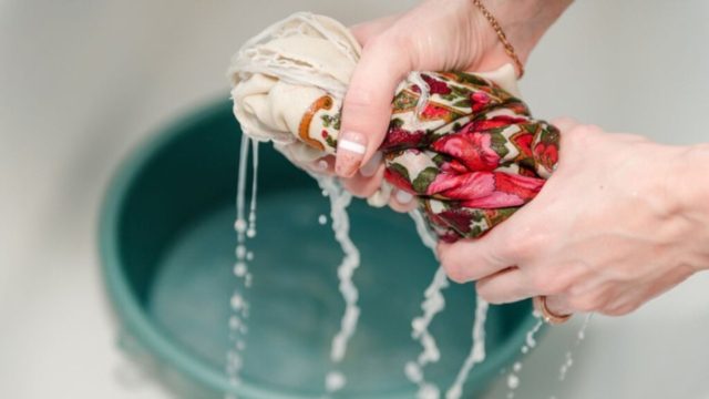 6 λόγοι για να αρχίσετε να βάζετε λευκό ξίδι στην μπουγάδα σας