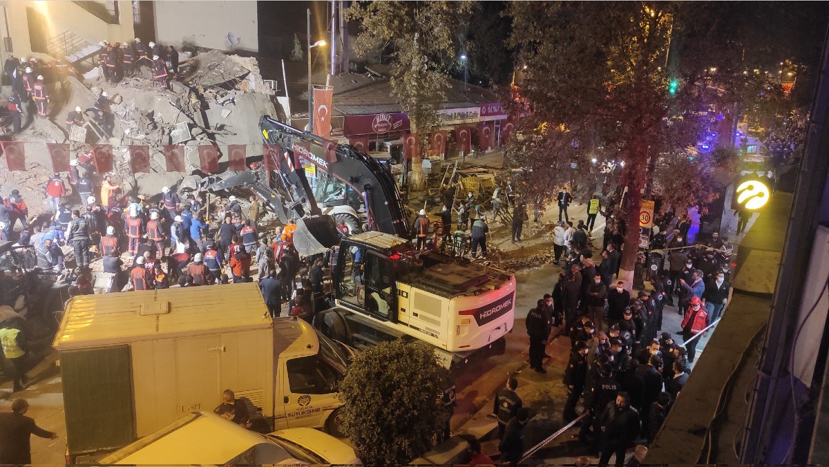 Τραγωδία στην Τουρκία: Κατέρρευσε κτίριο στη Μαλάτια – 20 εγκλωβισμένοι