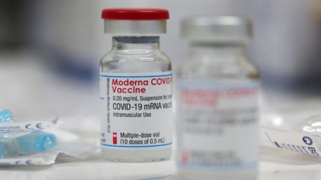 Έτοιμοι… και για Moderna: Ανοίγει η πλατφόρμα για την τρίτη δόση του εμβολίου με το σκεύασμά της