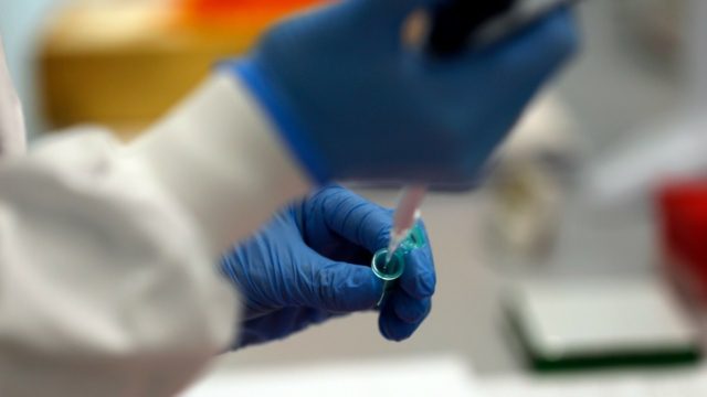 Κορωνοϊός: «Δεν ξέρω αν θα ζούσα» – Συγκλονίζει ασθενής που έλαβε μονοκλωνικά αντισώματα