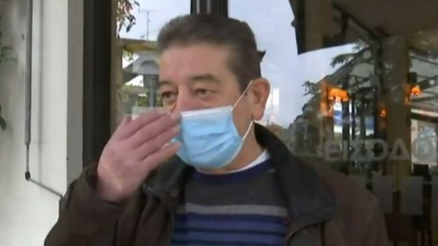 Χαμός στη Νάουσα: Ηλικιωμένος… δάγκωσε ιδιοκτήτη καφετέριας