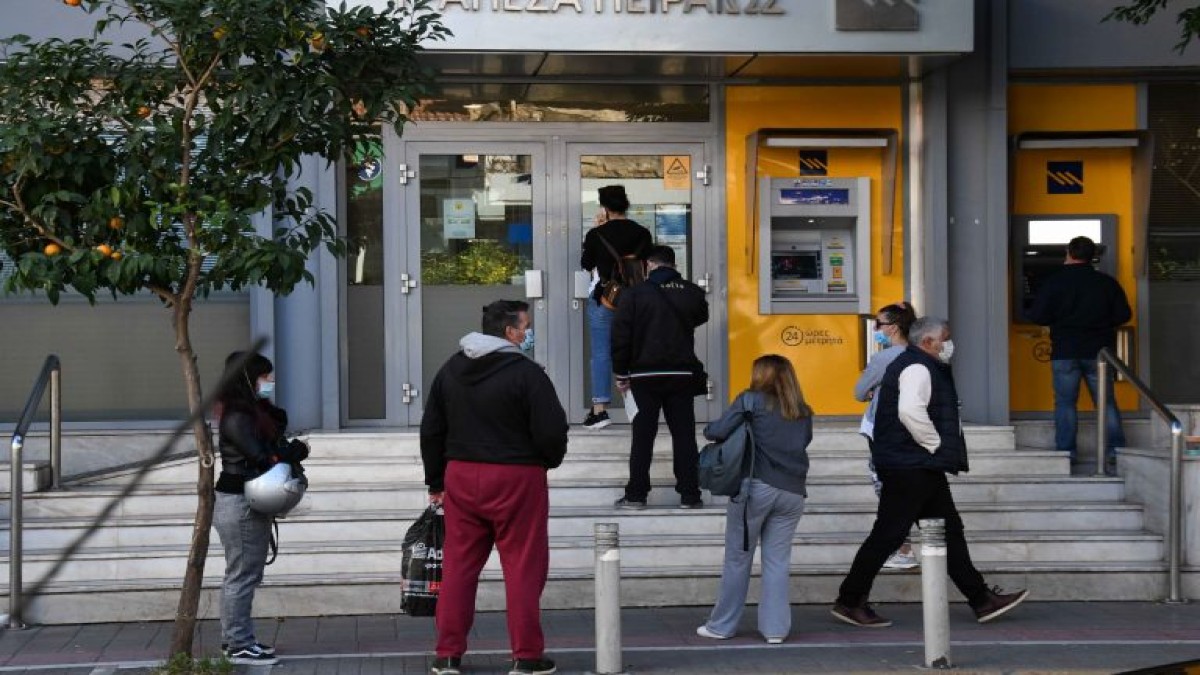 Κορωνοϊός: Σε ισχύ τα νέα μέτρα σε τράπεζες και δημόσιες υπηρεσίες – Αυτή θα είναι η νέα ζωή των ανεμβολίαστων