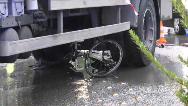 Τραγωδία στη Θεσσαλονίκη: Νεκρή η ποδηλάτισσα που παρασύρθηκε από φορτηγό (Video)