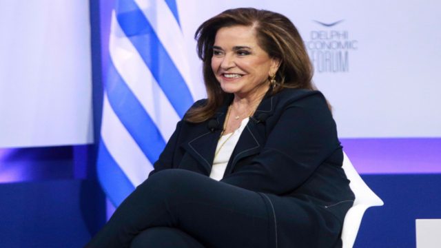 Ντόρα Μπακογιάννη: “Άκυρο το πιστοποιητικό εμβολιασμού, στους άνω των 60, χωρίς τρίτη δόση”