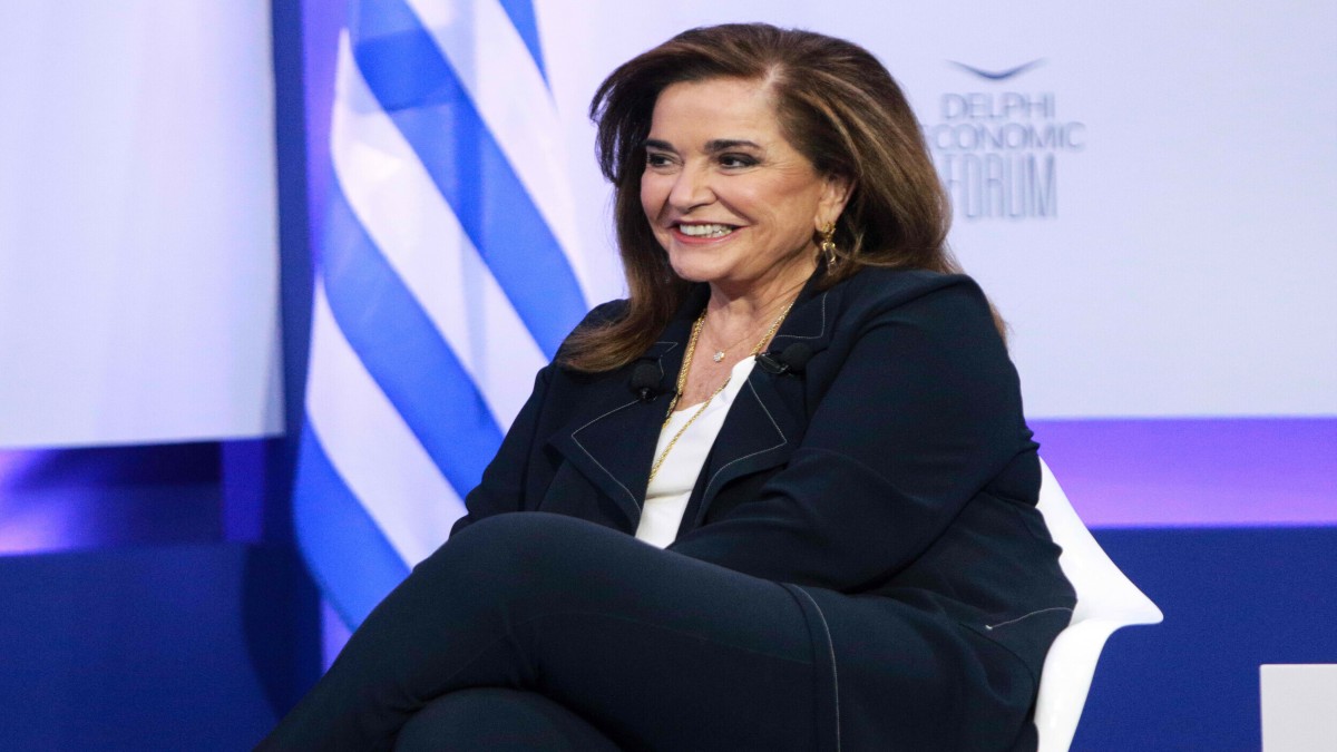 Ντόρα Μπακογιάννη: “Άκυρο το πιστοποιητικό εμβολιασμού, στους άνω των 60, χωρίς τρίτη δόση”