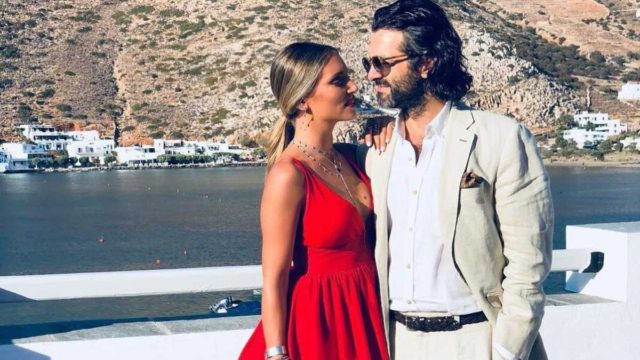 Με πισίνα… που χαζεύεις: Αχανής ο κήπος στο σπίτι της Αθηνάς Οικονομάκου και του Φίλιππου Μιχόπουλου